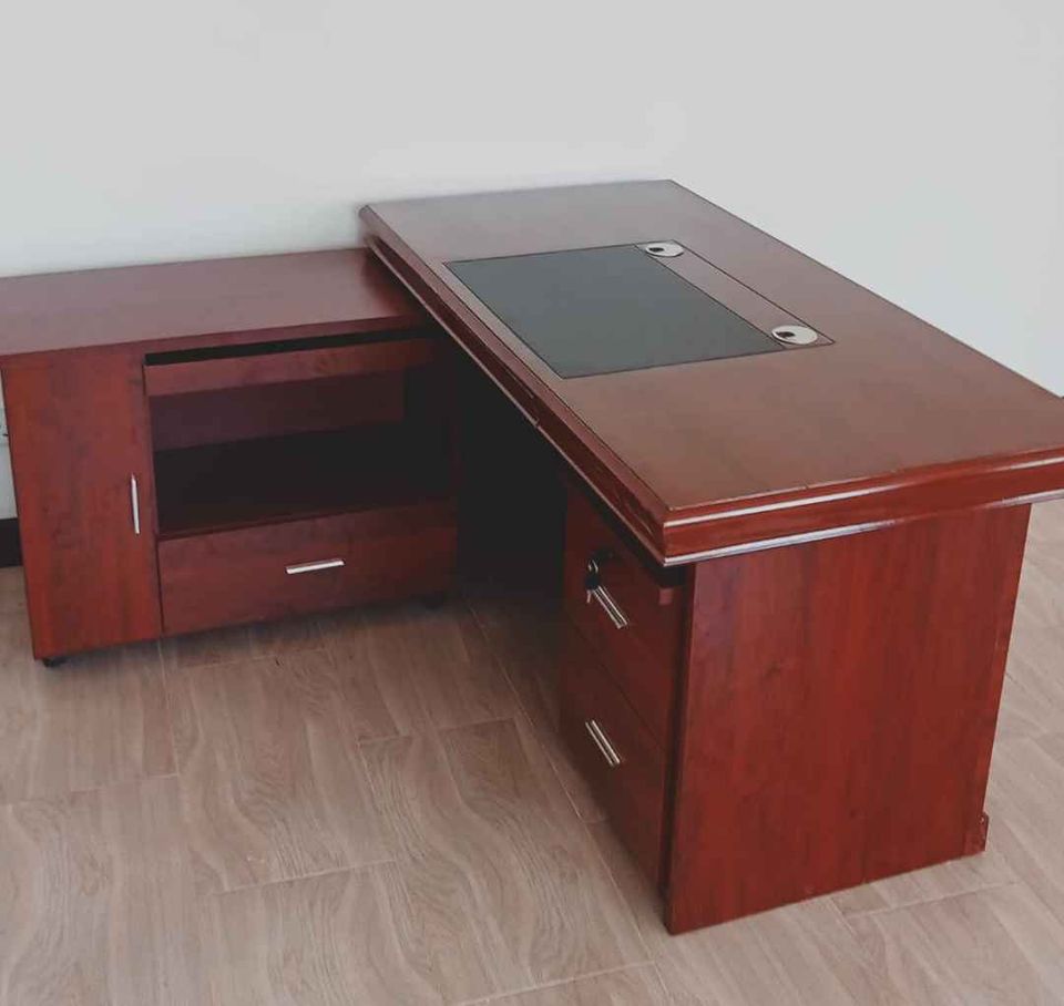 1.4 Meters executive desk - Image 3