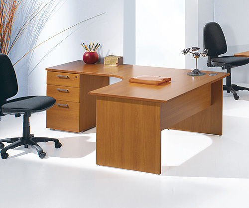 L-Shaped Office Desk – Beech