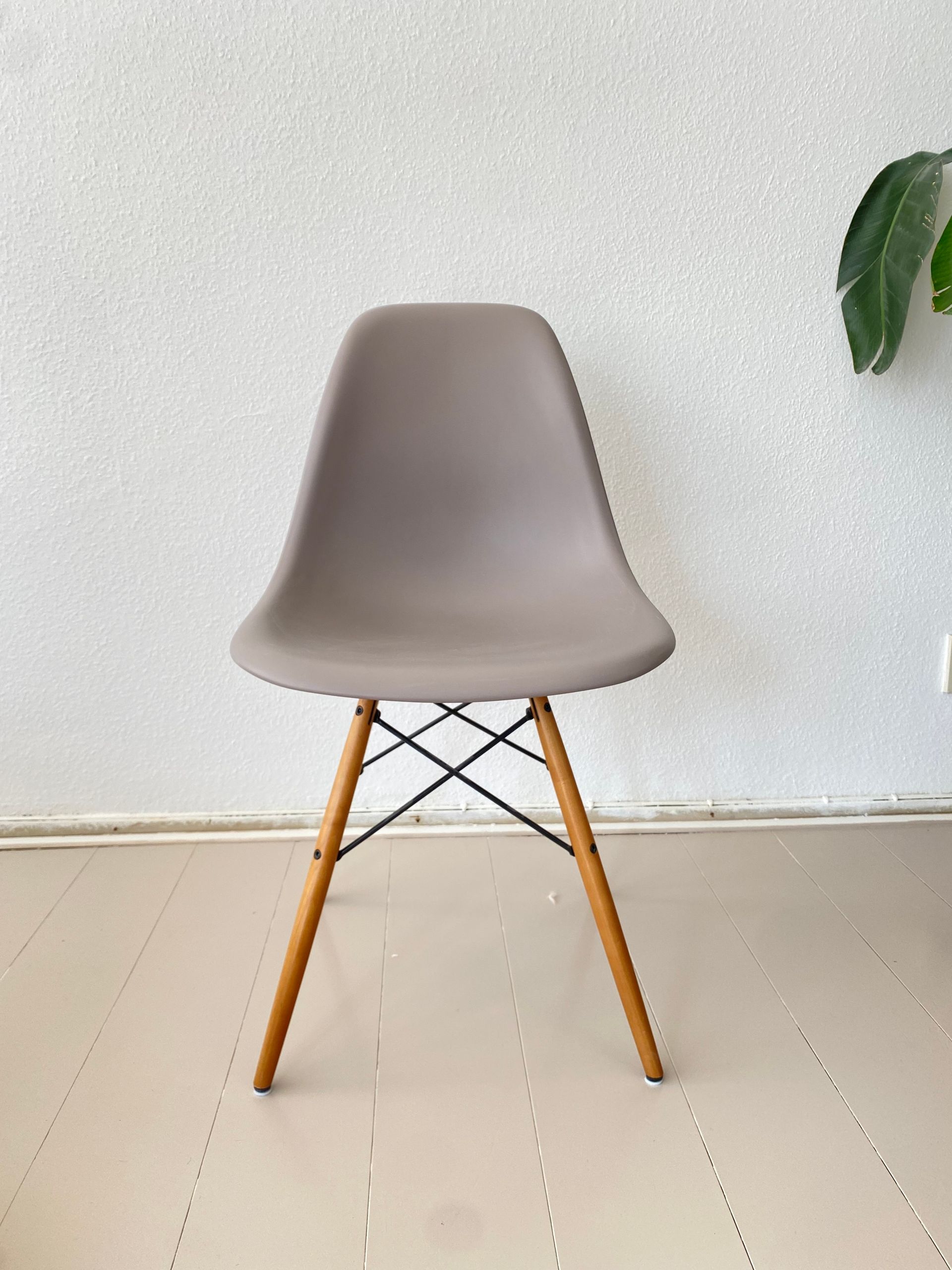 Generic Brand New Eames Chairs - Image 8