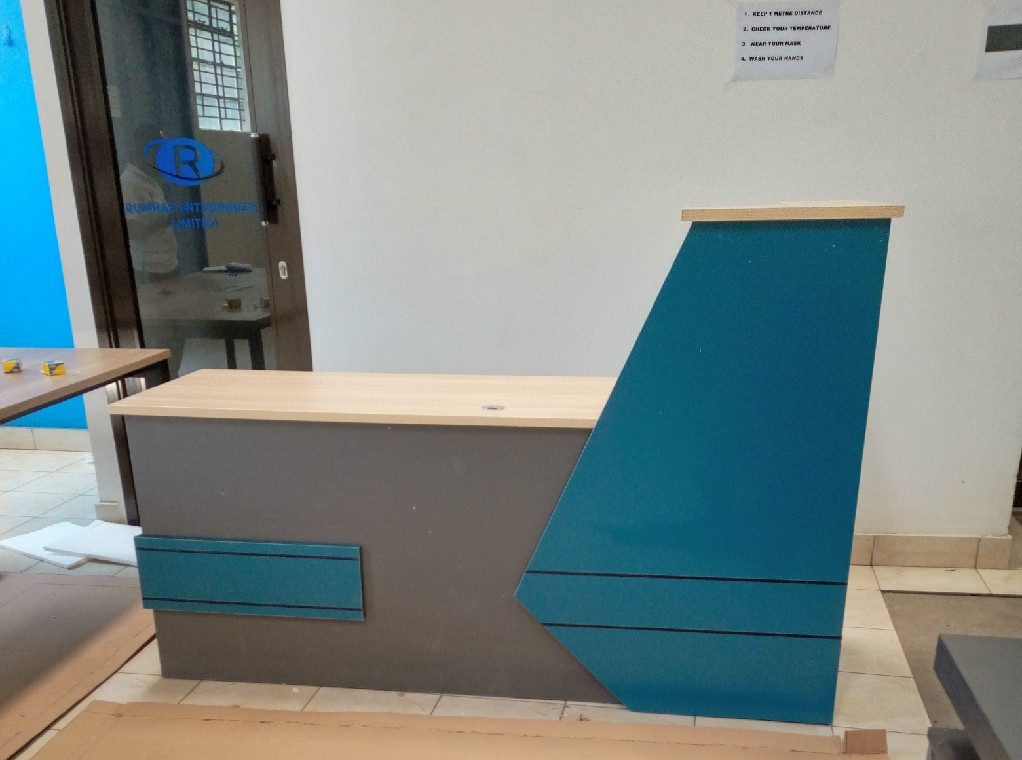 Reception desk (1.8 meters) - Image 2