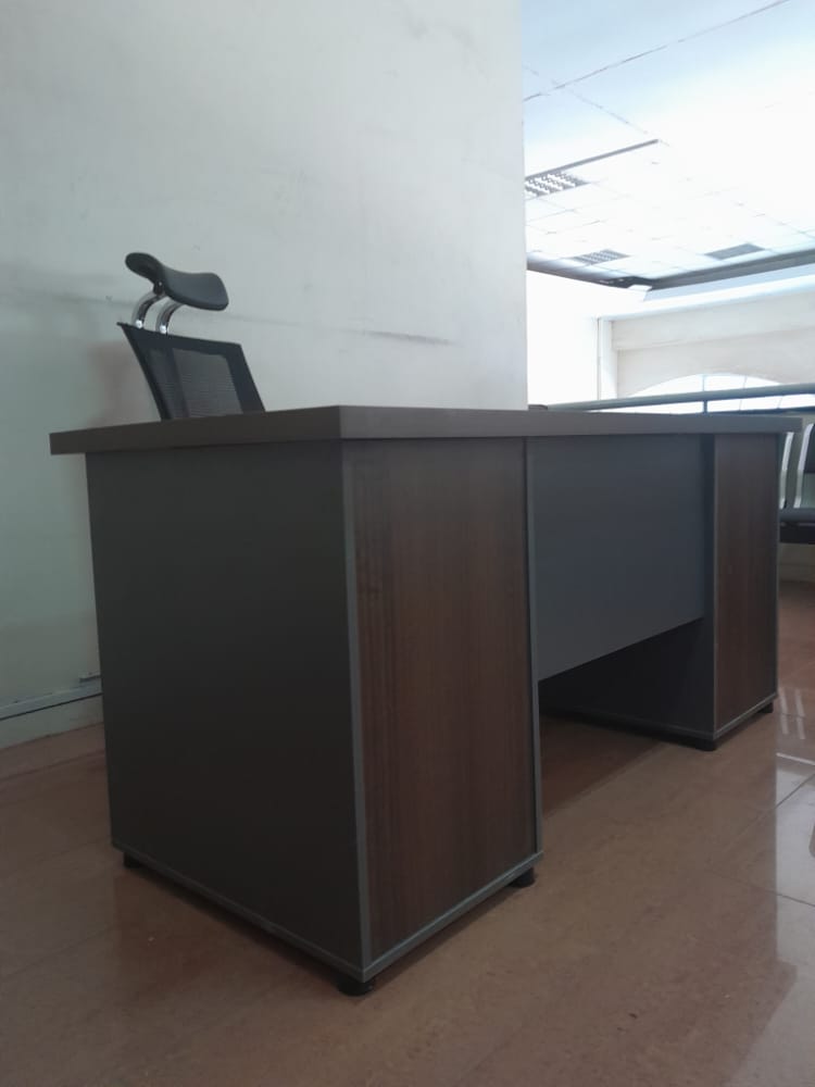 1.4 Meters executive desk| Imported - Image 5
