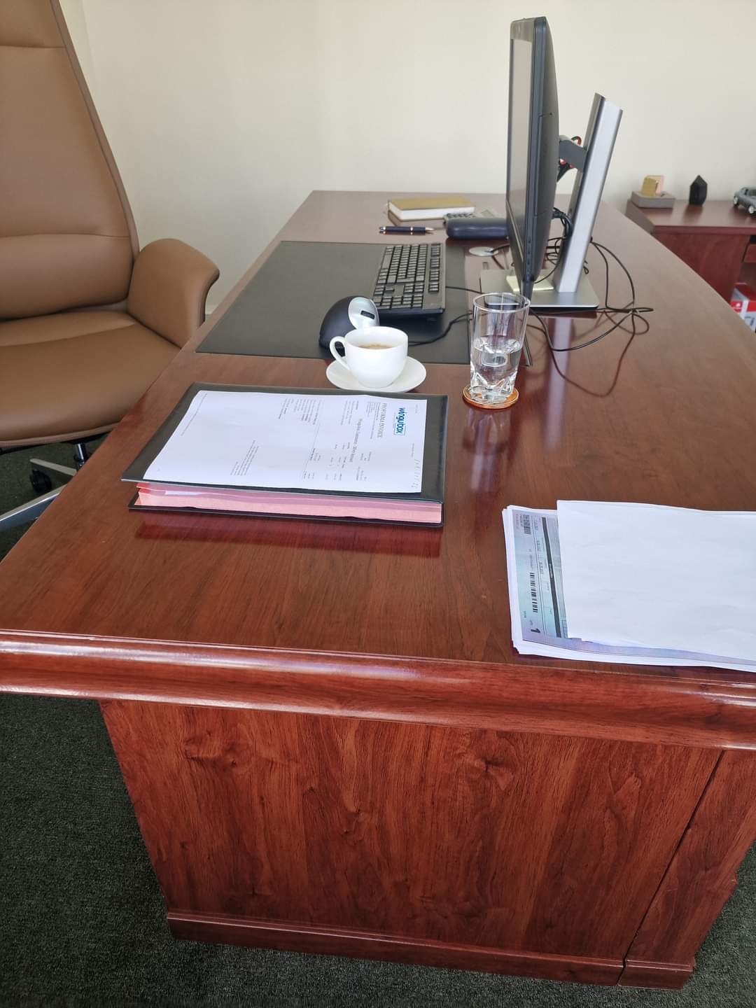 1.8 meters executive office desk - Image 2