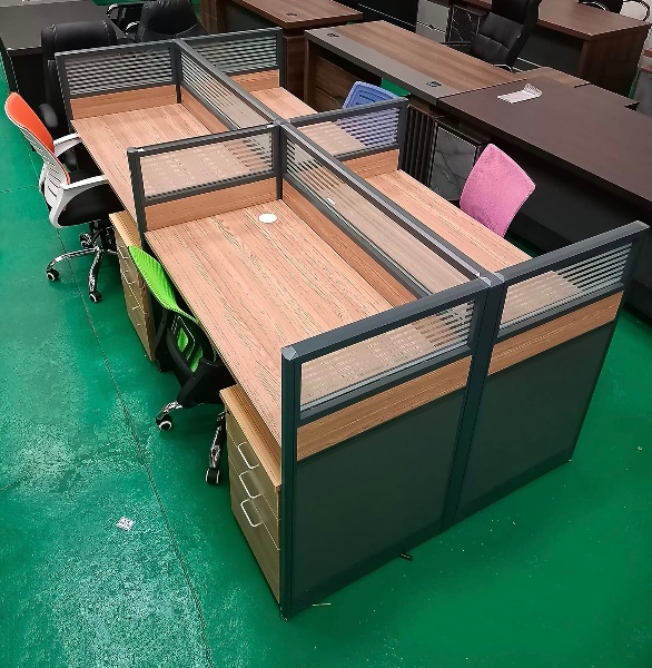 4-way office workstation