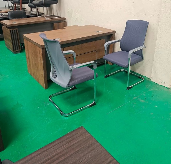 Zoe executive office desk