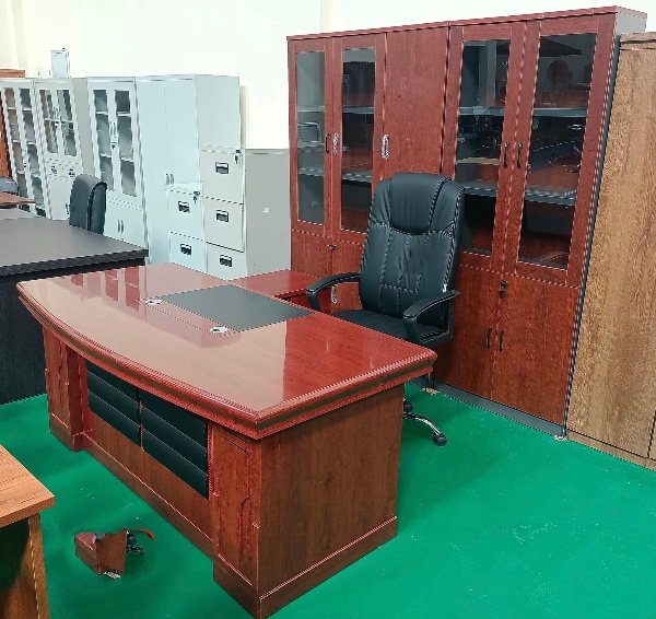 1.6 meters executive office table